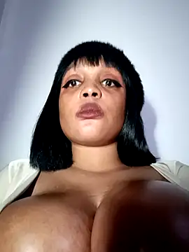 Busty Bambi online show from February 13, 2025, 6:05 pm