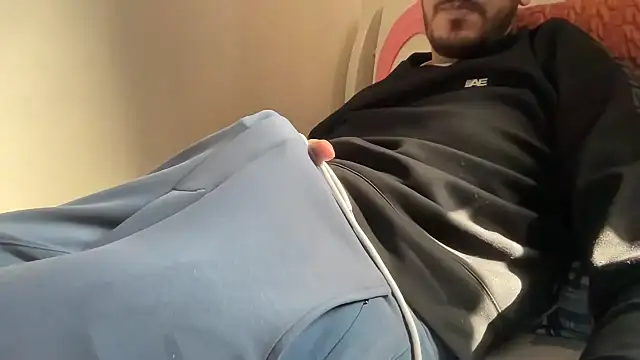 Snapshot of Mooka69 chatting on December 18, 2024, 11:45 am Mooka69 online show from December 18, 2024, 11:45 am