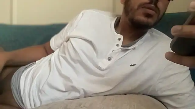 Snapshot of Mooka69 chatting on December 5, 2025, 1:20 pm Mooka69 online show from December 5, 2025, 1:20 pm