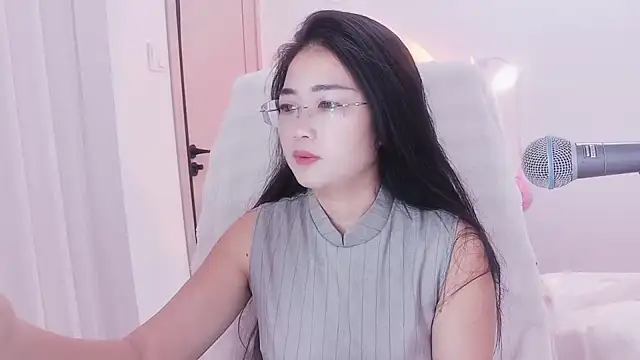 Floor oo online show from September 11, 2025, 1:33 pm