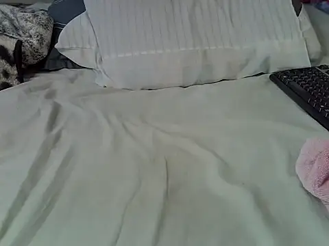 Snapshot of Elbony_ray chatting on February 8, 2026, 10:24 pm Elbony ray online show from February 8, 2026, 10:24 pm