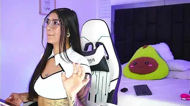 Marianamonroe  online show from January 15, 2026, 7:17 pm