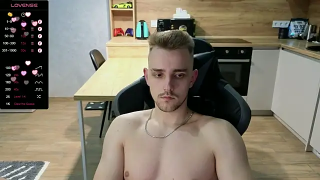 Snapshot of Larstar01 chatting on January 22, 2025, 10:15 pm Larstar01 online show from January 22, 2025, 10:15 pm