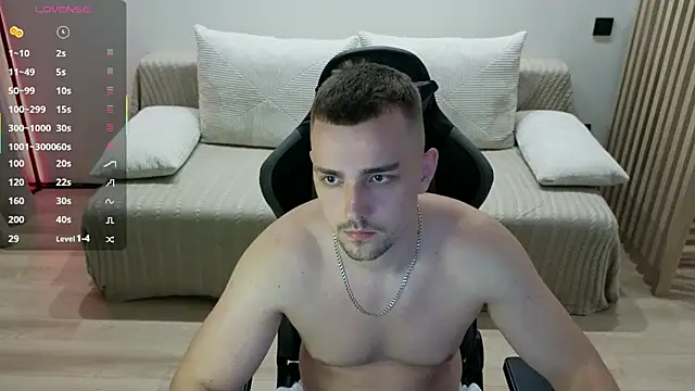 Snapshot of Larstar01 chatting on September 21, 2025, 9:27 pm Larstar01 online show from September 21, 2025, 9:27 pm