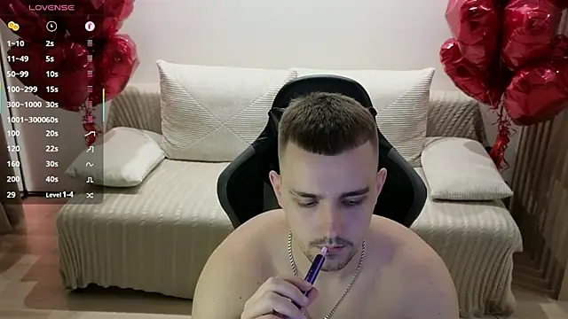 Snapshot of Larstar01 chatting on November 1, 2025, 11:51 pm Larstar01 online show from November 1, 2025, 11:51 pm