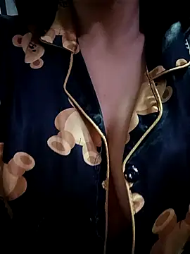 Snapshot of tiffani__love chatting on February 23, 2026, 11:18 am tiffani love online show from February 23, 2026, 11:18 am