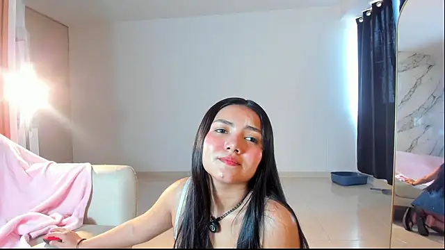 Emi latingirl online show from March 16, 2026, 8:13 pm