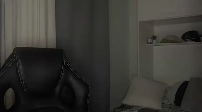 MiloCtc online show from February 10, 2025, 4:52 am