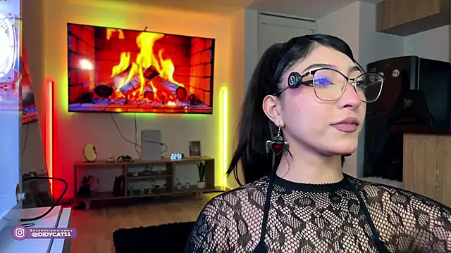 Snapshot of MarianaBranzz chatting on May 23, 2026, 5:56 am MarianaBranzz online show from May 23, 2026, 5:56 am