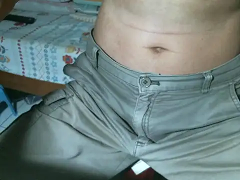 Snapshot of triangle0623 chatting on October 10, 2025, 10:03 am triangle0623 online show from October 10, 2025, 10:03 am