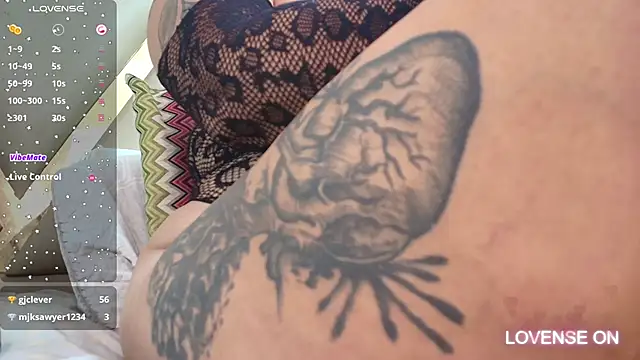 Snapshot of kinkyhousewifee chatting on January 5, 2025, 4:38 pm kinkyhousewifee online show from January 5, 2025, 4:38 pm