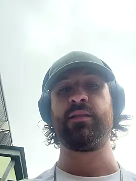 BuurningBoy online show from September 18, 2025, 3:47 pm