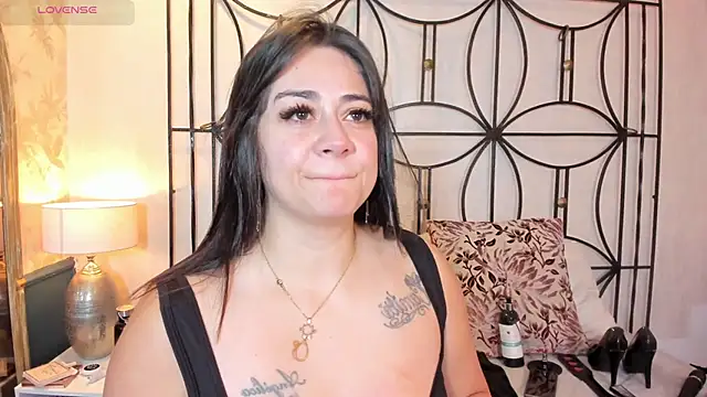 Snapshot of nahomi_sweett chatting on September 9, 2025, 10:59 am nahomi sweett online show from September 9, 2025, 10:59 am
