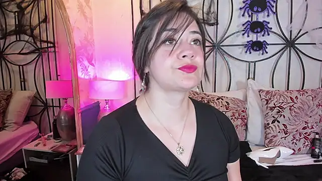 Snapshot of nahomi_sweett chatting on October 21, 2025, 11:00 am nahomi sweett online show from October 21, 2025, 11:00 am