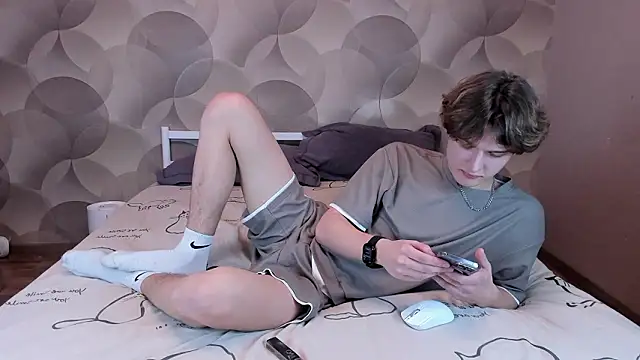 Snapshot of Ian_Flor chatting on February 24, 2026, 3:54 pm Ian Flor online show from February 24, 2026, 3:54 pm