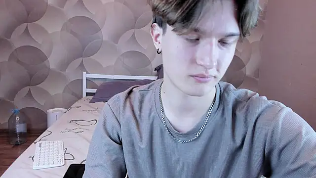 Snapshot of Ian_Flor chatting on April 5, 2026, 4:04 pm Ian Flor online show from April 5, 2026, 4:04 pm