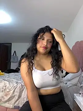 Snapshot of tati__22 chatting on September 25, 2025, 12:03 am tati 22 online show from September 25, 2025, 12:03 am