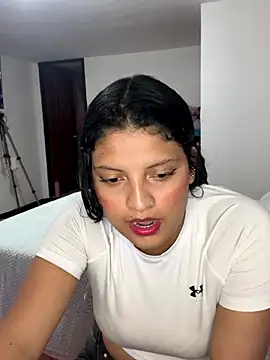 Snapshot of tati__22 chatting on September 27, 2025, 6:02 pm tati 22 online show from September 27, 2025, 6:02 pm