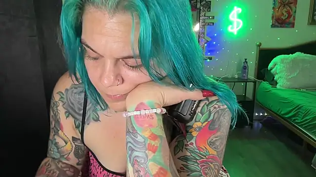 CherryBombBomb online show from November 3, 2025, 3:19 am