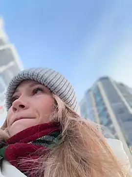 LavenderHot online show from February 27, 2026, 2:11 am