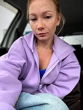 LavenderHot online show from April 16, 2026, 1:39 am