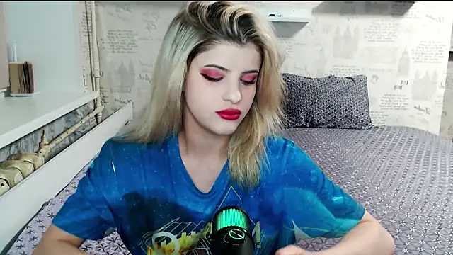 Snapshot of AleksandraFlores chatting on April 11, 2026, 8:13 pm AleksandraFlores online show from April 11, 2026, 8:13 pm