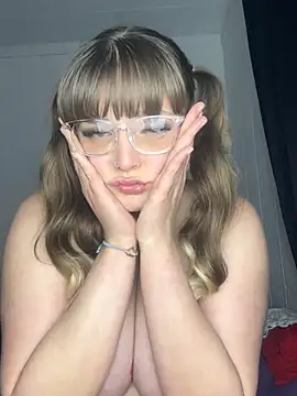 Snapshot of Lalalust69 chatting on February 16, 2025, 10:32 am Lalalust69 online show from February 16, 2025, 10:32 am