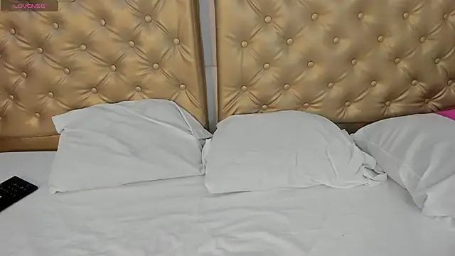 Alessiiaa  online show from November 7, 2025, 7:36 pm