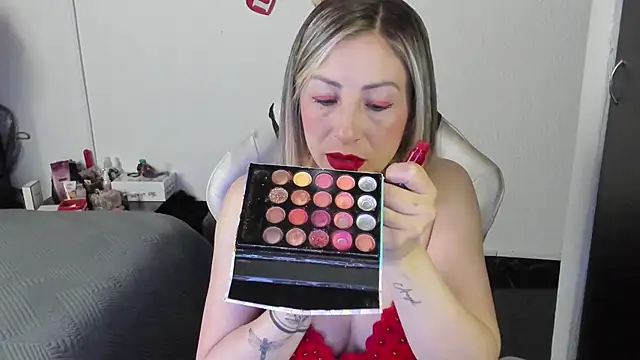 Andreina Suann online show from October 25, 2025, 12:13 pm