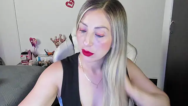 Andreina Suann online show from November 18, 2025, 10:52 am