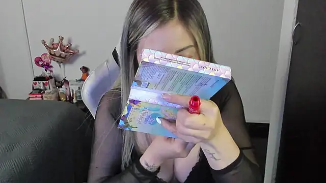 Andreina Suann online show from December 1, 2025, 11:26 am