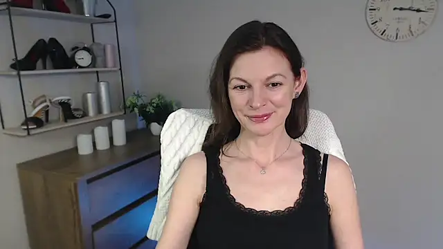 VivianWILD online show from February 7, 2025, 10:50 am