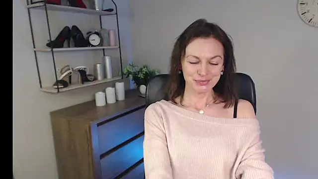 VivianWILD online show from February 20, 2025, 7:01 am