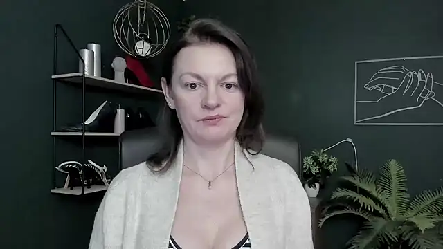 VivianWILD online show from February 10, 2026, 7:01 am