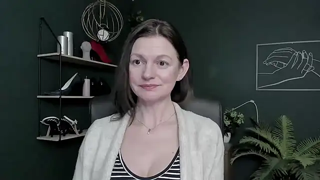 VivianWILD online show from February 10, 2026, 7:07 pm