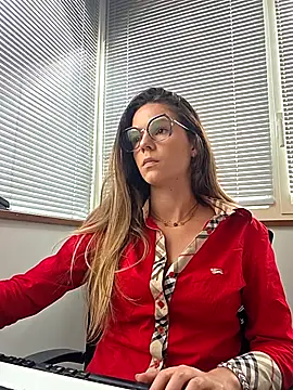 Snapshot of lucie_mehott chatting on June 4, 2026, 7:58 am lucie mehott online show from June 4, 2026, 7:58 am