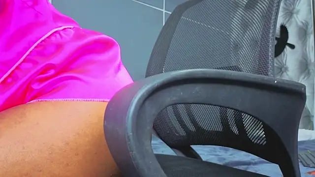 Hilary-banks online show from October 24, 2025, 4:53 am