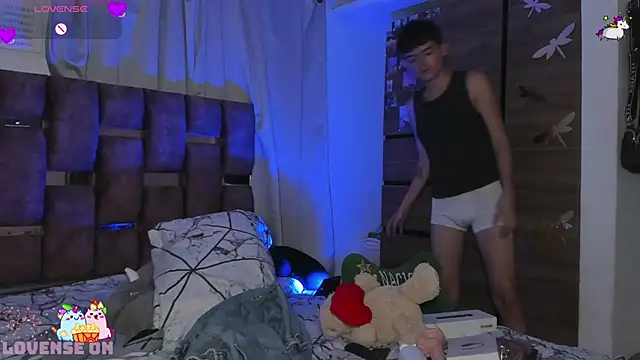 Snapshot of Angelo_018 chatting on January 18, 2025, 12:57 pm Angelo 018 online show from January 18, 2025, 12:57 pm