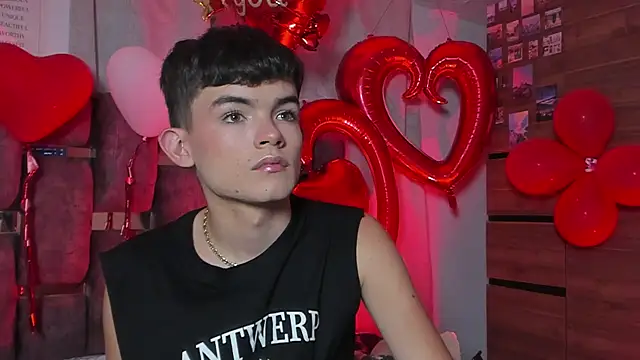 Snapshot of Angelo_018 chatting on February 16, 2025, 7:26 am Angelo 018 online show from February 16, 2025, 7:26 am