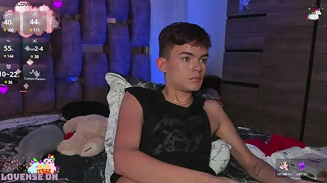 Snapshot of Angelo_018 chatting on March 10, 2025, 12:29 am Angelo 018 online show from March 10, 2025, 12:29 am