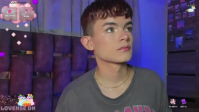 Snapshot of Angelo_018 chatting on March 11, 2025, 7:58 am Angelo 018 online show from March 11, 2025, 7:58 am