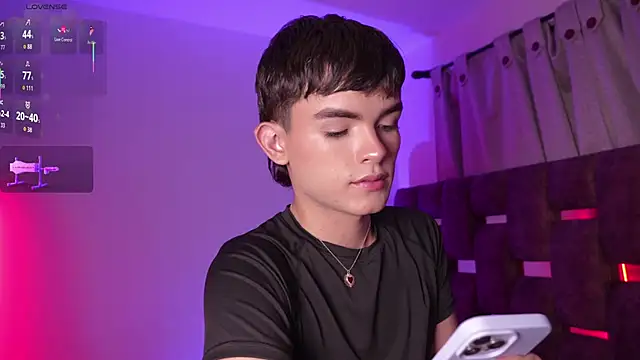 Snapshot of Angelo_018 chatting on October 9, 2025, 6:44 am Angelo 018 online show from October 9, 2025, 6:44 am