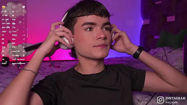 Snapshot of Angelo_018 chatting on October 17, 2025, 7:00 am Angelo 018 online show from October 17, 2025, 7:00 am