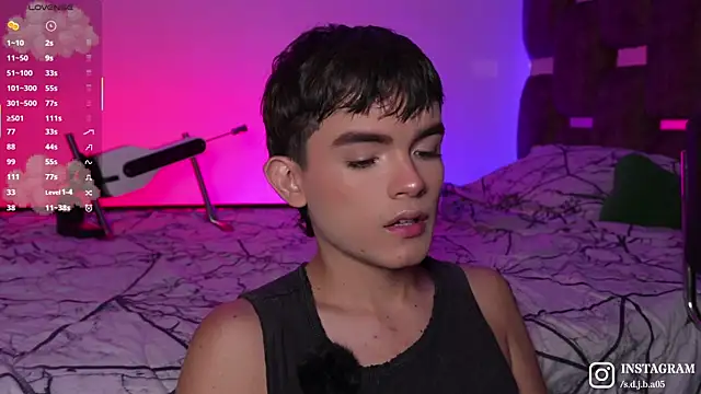 Snapshot of Angelo_018 chatting on October 18, 2025, 9:32 am Angelo 018 online show from October 18, 2025, 9:32 am