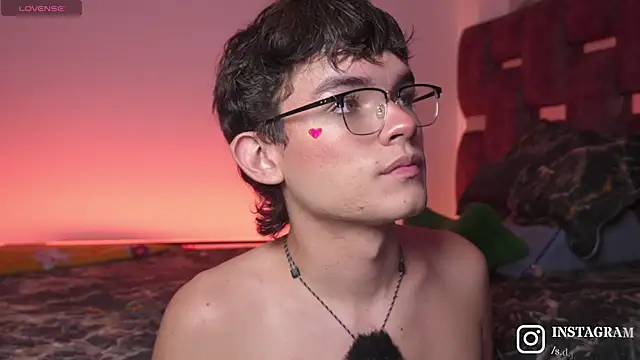 Snapshot of Angelo_018 chatting on November 20, 2025, 5:40 am Angelo 018 online show from November 20, 2025, 5:40 am