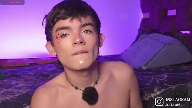 Snapshot of Angelo_018 chatting on November 23, 2025, 4:45 am Angelo 018 online show from November 23, 2025, 4:45 am