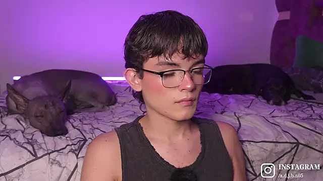 Snapshot of Angelo_018 chatting on November 30, 2025, 4:05 am Angelo 018 online show from November 30, 2025, 4:05 am