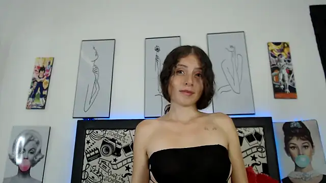 Snapshot of Rihana14 chatting on May 16, 2026, 7:34 pm Rihana14 online show from May 16, 2026, 7:34 pm