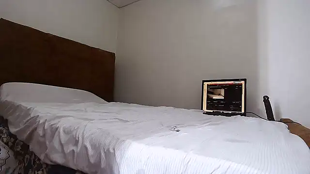 shoshortyy online show from November 9, 2025, 7:01 pm