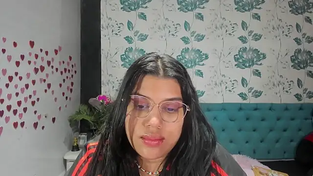 LindaBreeS online show from March 20, 2025, 5:04 pm